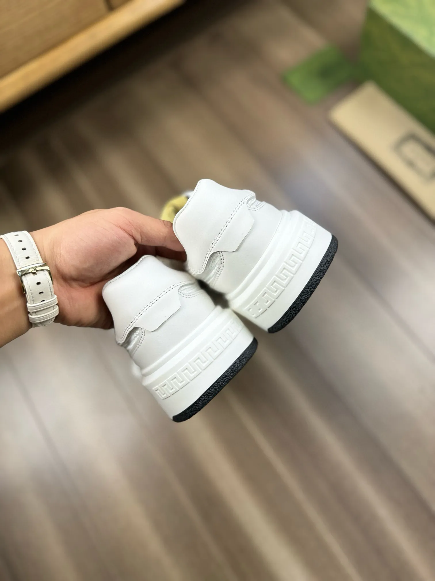[Gucci] Gucci men's shoes 💰820💰 - High-end quality original order - Upper: 🔝Imported Nappa calfskin·Brand high mercerized cloth·Brand webbing -Inner: water-dyed cowhide, -Outsole: ultra-light T men's shoes💰U foam. Rubber; two-color molded outsole -Ultra-high quality control·Fine workmanship: highlighted (high-end·luxury·grade) -Size: 38-44 (45, can be customized)